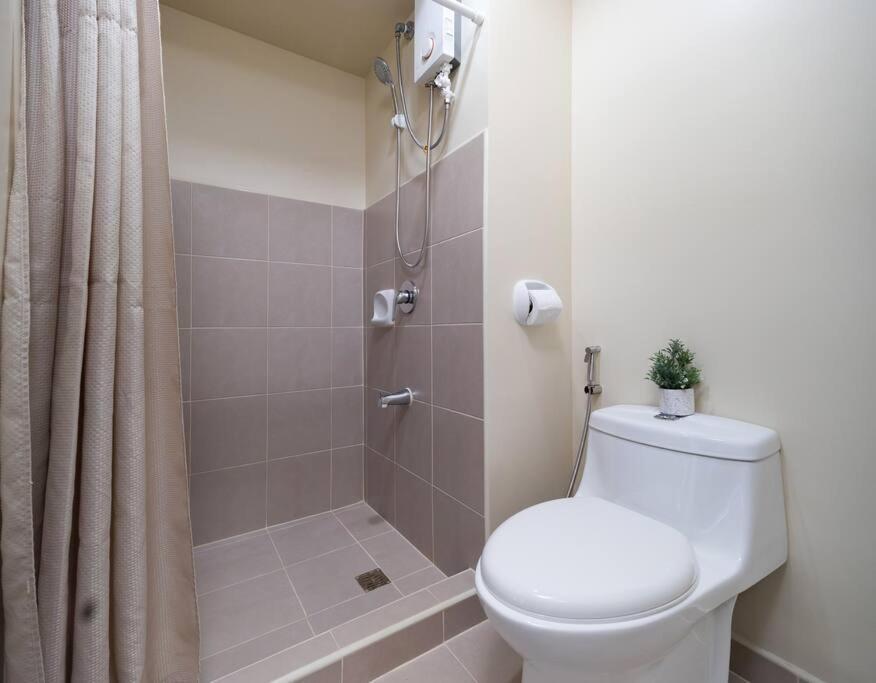 Apartment Furnished In Avida Towers Riala, It Park With Fast Wifi, Netflix, Pool And Cebu